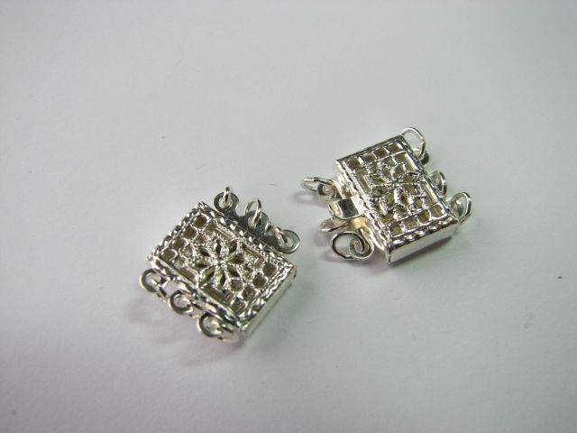 S. S. 3 Link Filigree Clasp Square
