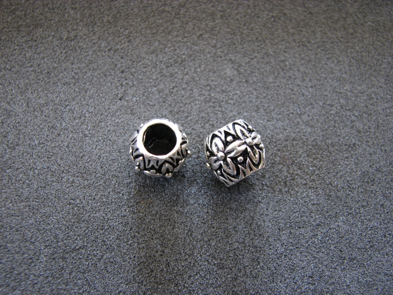 Large Hole / Pandora Beads